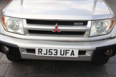 2003 Mitsubishi SHOGUN