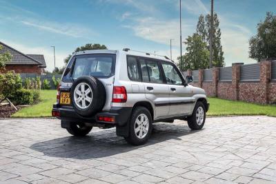 2003 Mitsubishi SHOGUN