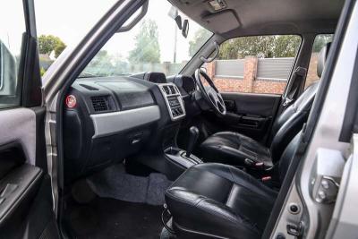 2003 Mitsubishi SHOGUN