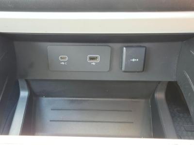 2021 Land Rover 2.0 P300 X-Dynamic SE SUV 3dr Petrol Auto 4WD Euro 6 (s/s) (300 ps)