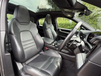 2024 Porsche 3.0 V6 E-Hybrid 25.9kWh TiptronicS 4WD Euro 6 (s/s) 5dr