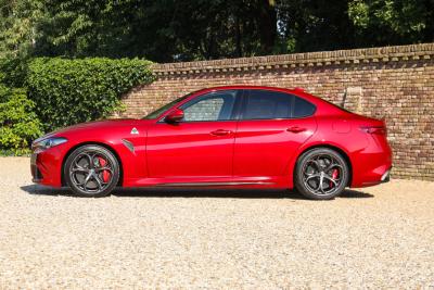 2017 Alfa Romeo Giulia 2.9 V6 Quadrifoglio Performance Edition &ldquo;Manual and Carbon Seats by Sparco&rdquo;