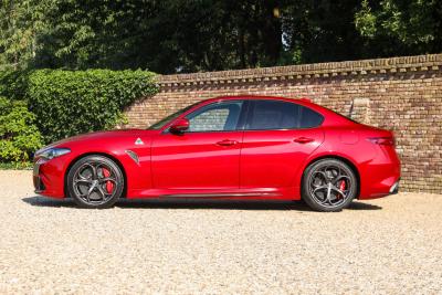 2017 Alfa Romeo Giulia 2.9 V6 Quadrifoglio Performance Edition &ldquo;Manual and Carbon Seats by Sparco&rdquo;