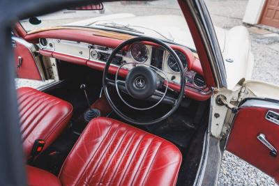 1968 Mercedes - Benz 280SL Pagoda
