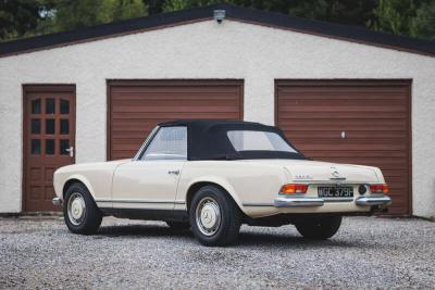 1968 Mercedes - Benz 280SL Pagoda