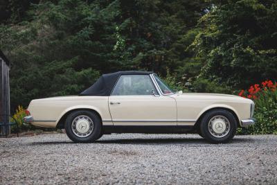 1968 Mercedes - Benz 280SL Pagoda
