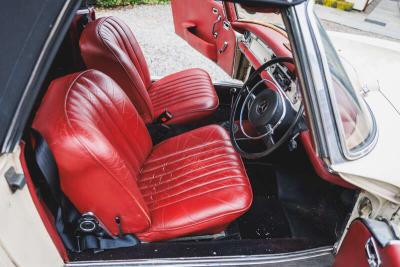 1968 Mercedes - Benz 280SL Pagoda