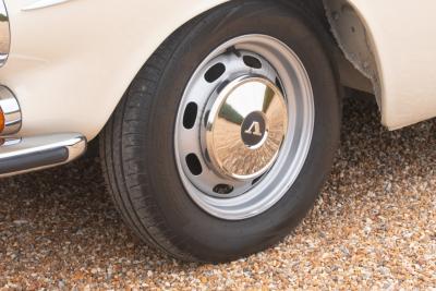 1966 Volvo P1800S