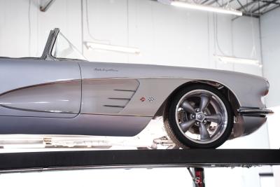 1958 Chevrolet Corvette Replica LS1 Restomod