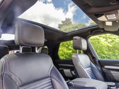 2022 Land Rover 3.0 D300 MHEV R-Dynamic SE Auto 4WD Euro 6 (s/s) 5dr