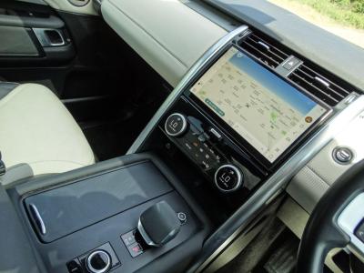2023 Land Rover 3.0 D300 MHEV R-Dynamic SE Auto 4WD Euro 6 (s/s) 5dr