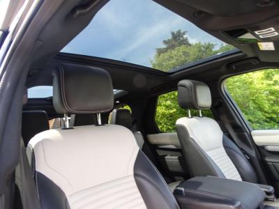 2023 Land Rover 3.0 D300 MHEV R-Dynamic SE Auto 4WD Euro 6 (s/s) 5dr