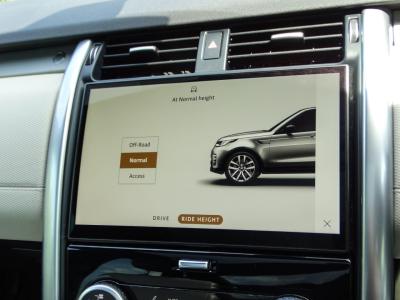 2023 Land Rover 3.0 D300 MHEV R-Dynamic SE Auto 4WD Euro 6 (s/s) 5dr