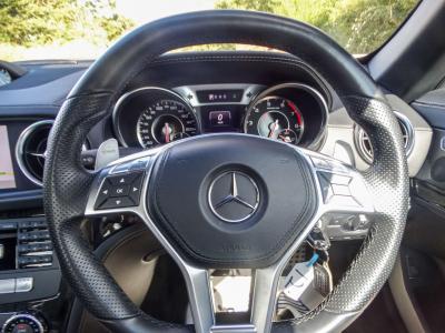 2013 Mercedes - Benz 5.5 SL63 V8 AMG SpdS MCT Euro 5 (s/s) 2dr