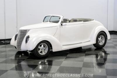 1937 Ford Cabriolet Street Rod