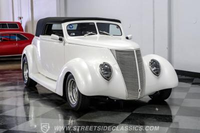 1937 Ford Cabriolet Street Rod