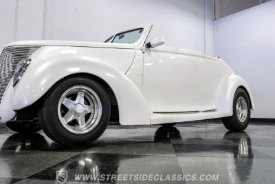 1937 Ford Cabriolet Street Rod