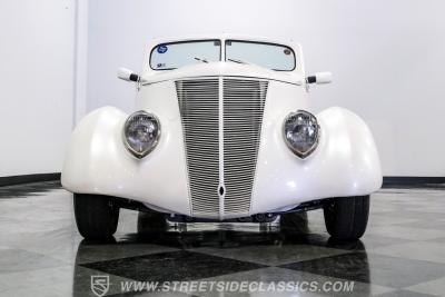 1937 Ford Cabriolet Street Rod