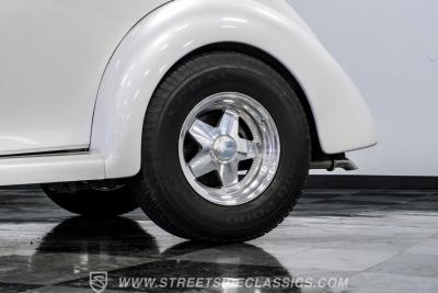 1937 Ford Cabriolet Street Rod