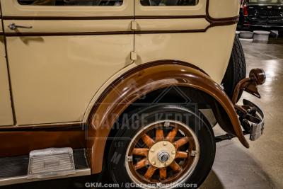 1928 Oldsmobile F-28