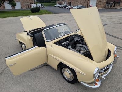1961 Mercedes - Benz 190SL