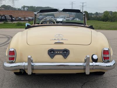 1961 Mercedes - Benz 190SL