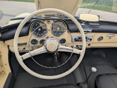 1961 Mercedes - Benz 190SL