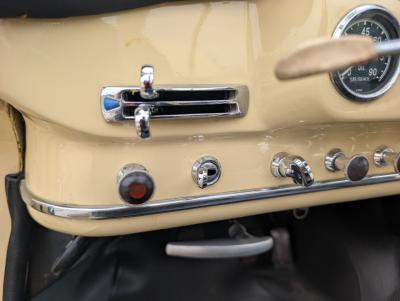 1961 Mercedes - Benz 190SL