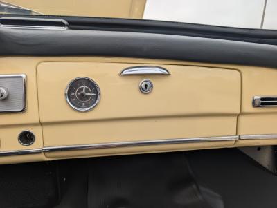 1961 Mercedes - Benz 190SL