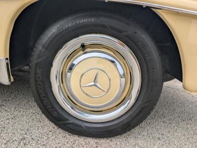 1961 Mercedes - Benz 190SL