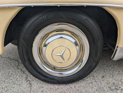 1961 Mercedes - Benz 190SL