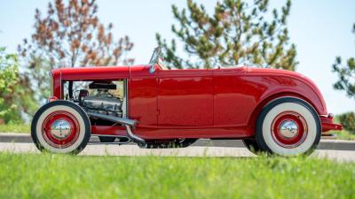 1932 Ford Hot Rod "High-Boy" Roadster