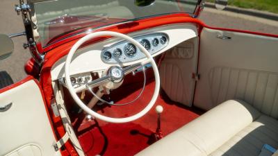 1932 Ford Hot Rod "High-Boy" Roadster