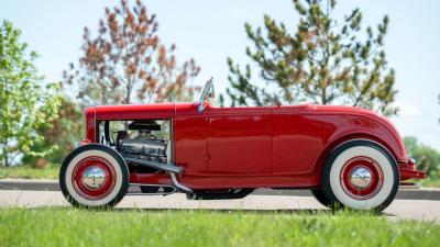 1932 Ford Hot Rod "High-Boy" Roadster