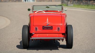 1932 Ford Hot Rod "High-Boy" Roadster
