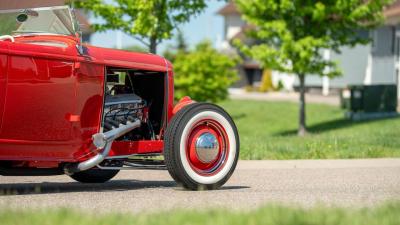 1932 Ford Hot Rod "High-Boy" Roadster