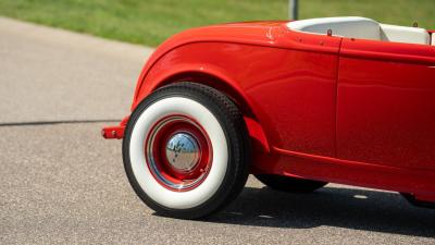 1932 Ford Hot Rod "High-Boy" Roadster