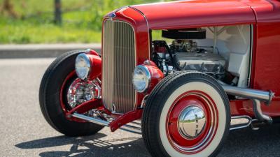 1932 Ford Hot Rod "High-Boy" Roadster