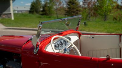 1932 Ford Hot Rod "High-Boy" Roadster