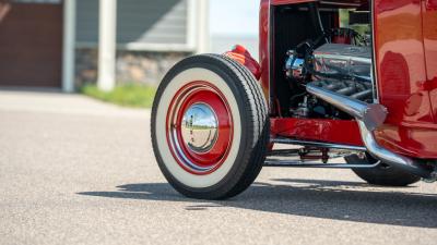 1932 Ford Hot Rod "High-Boy" Roadster
