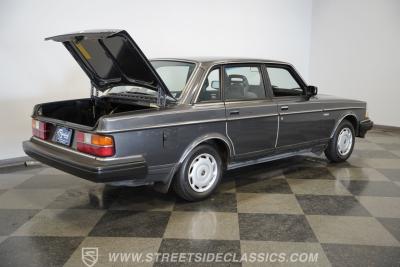 1988 Volvo 240DL