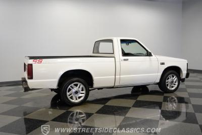 1989 GMC S15 V8 Restomod