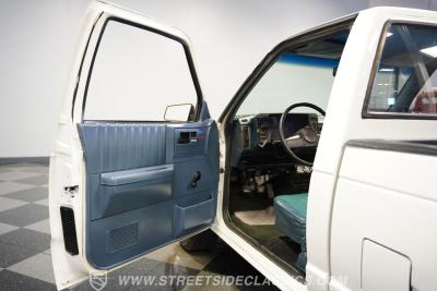 1989 GMC S15 V8 Restomod