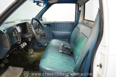 1989 GMC S15 V8 Restomod