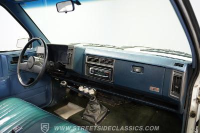 1989 GMC S15 V8 Restomod