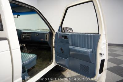 1989 GMC S15 V8 Restomod