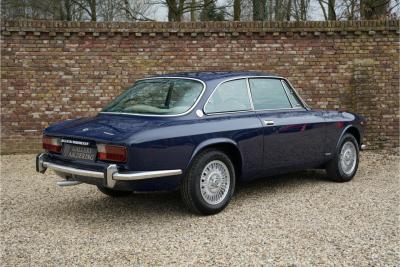 1974 Alfa Romeo GTV 2000 Bertone &ldquo;Blu Ollandese over Naturale&rdquo;
