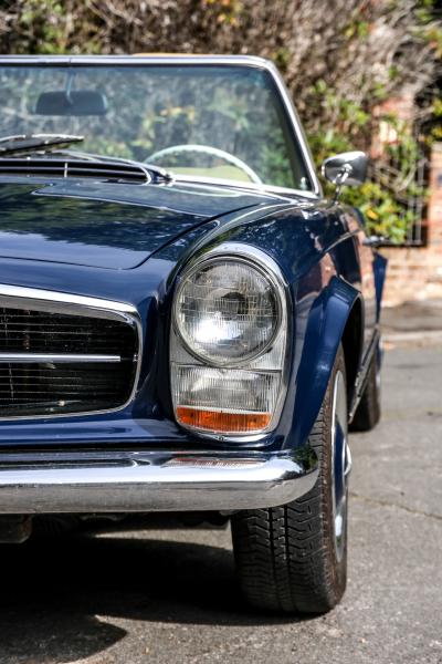 1966 Mercedes - Benz 230 SL Pagoda