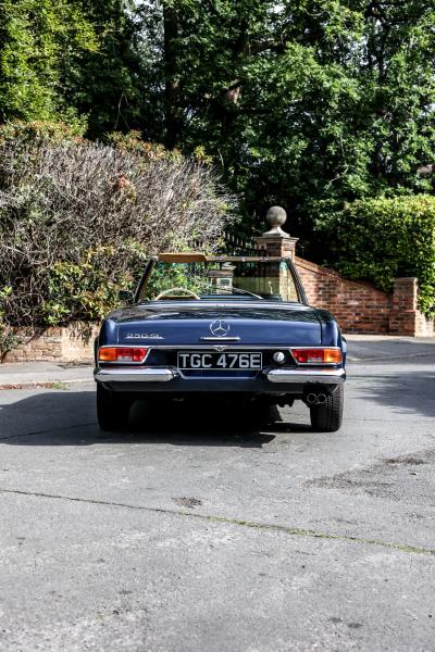 1966 Mercedes - Benz 230 SL Pagoda