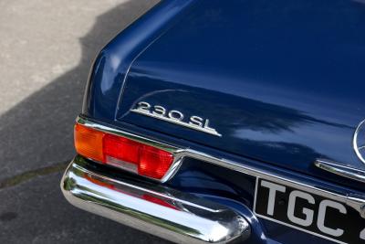1966 Mercedes - Benz 230 SL Pagoda